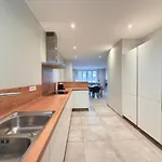 Spacious 3 Bedrooms W Parking In Limpertsberg
